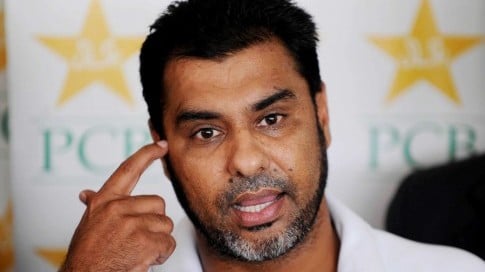 Waqar Younis not happy with PCB pestering Miandad