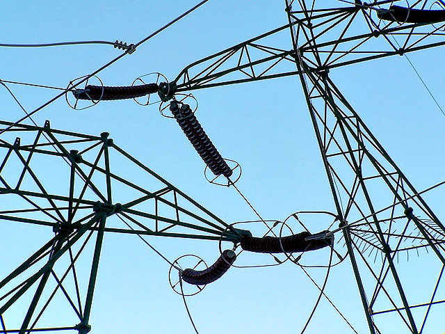 Transformers, feeders fail due to overload