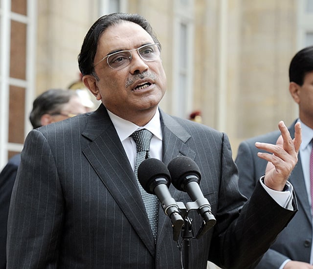 PPP rapprochement bid: Zardari imposes gag order on party MPs