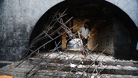Terror descends upon the Darbar