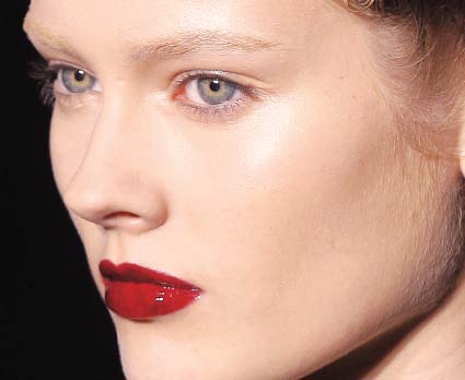 Beauty & the Brush: Dark lipstick
