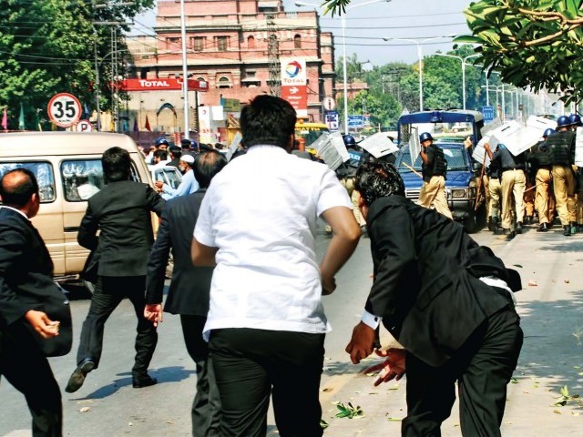 Sindh’s lawyers threaten strike on Friday