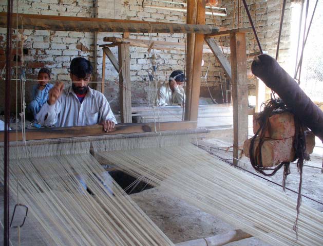 Workers want to keep Islampur’s looms turning