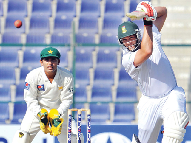 De Villiers, Kallis rescue South Africa