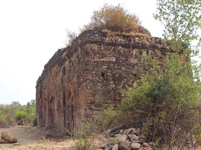 Mai Qamro’s mosque: A neglected monument