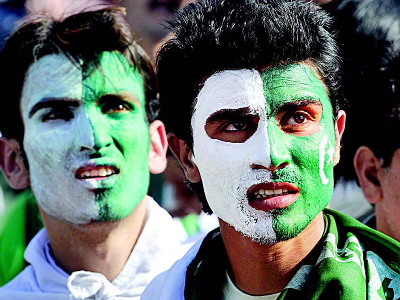 Cricket mania: Green in the day, gloom at night