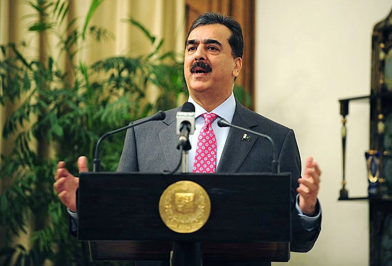 Not a clash of institutions, insists Gilani