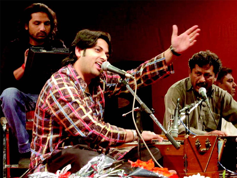 Nadeem Abbas enthralls audience at Lok Virsa
