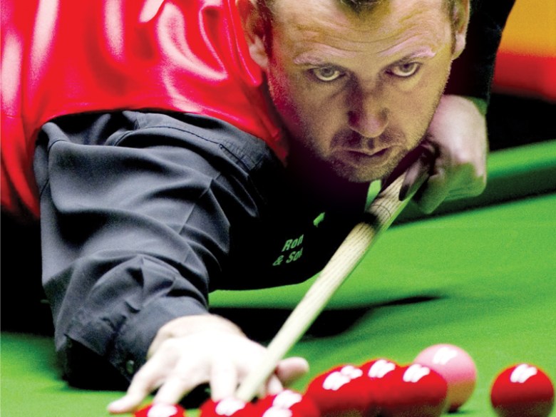 Angry ex-champ Williams into last-eight