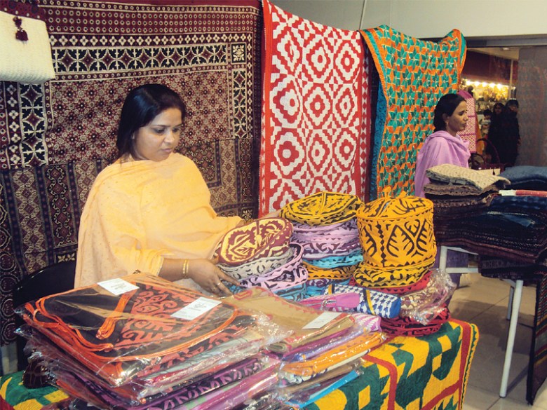 Sindhi culture: 100 workshops, 100 quarters for artisans