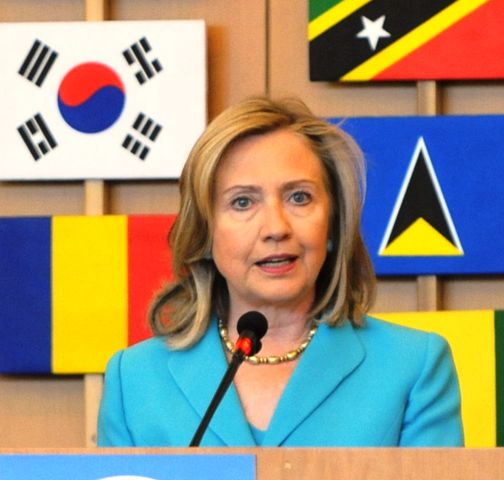 As Clinton arrives, key talks on Pak-US ties begin