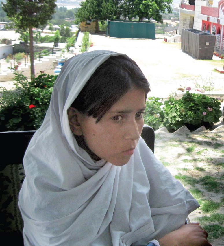 Police detain 9-year-old girl with suicide vest
