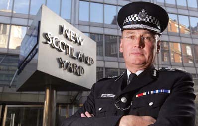 Hacking scandal: Britain’s police chief quits