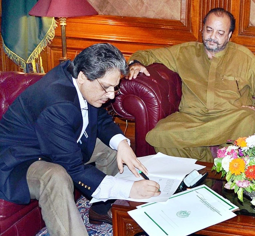 Devolution’s next step: President orders revival of Nazim system in Sindh
