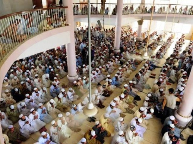 Maulvi breaks a leg – literally