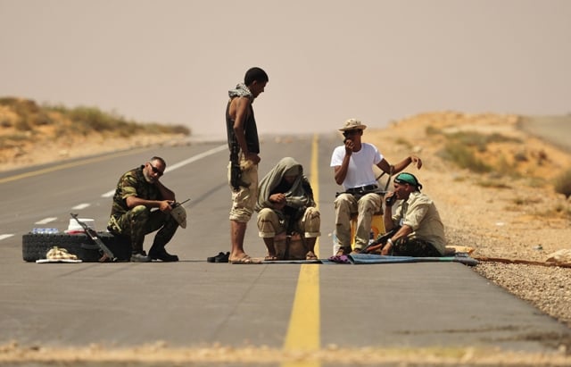 Libyan army convoy in Niger may be Qaddafi deal