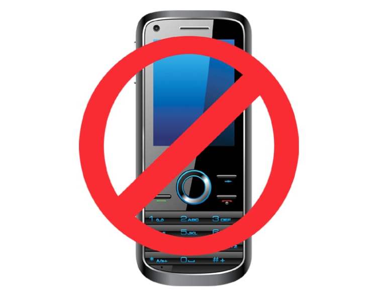 Students, teachers to oppose phone ban on campuses