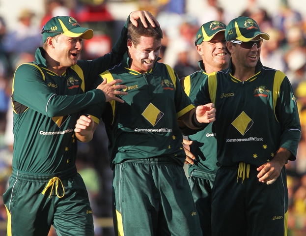 Australia beat Sri Lanka by five runs in ODI