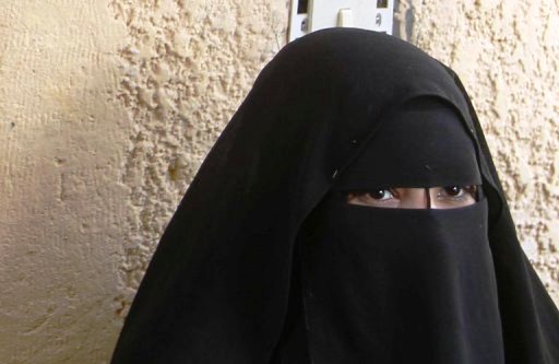 Afghan women TV presenters told ‘more veil, less make-up’