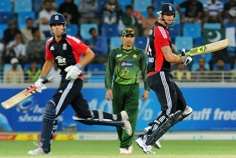England stroll to 9 wicket win over Pakistan in 3rd ODI