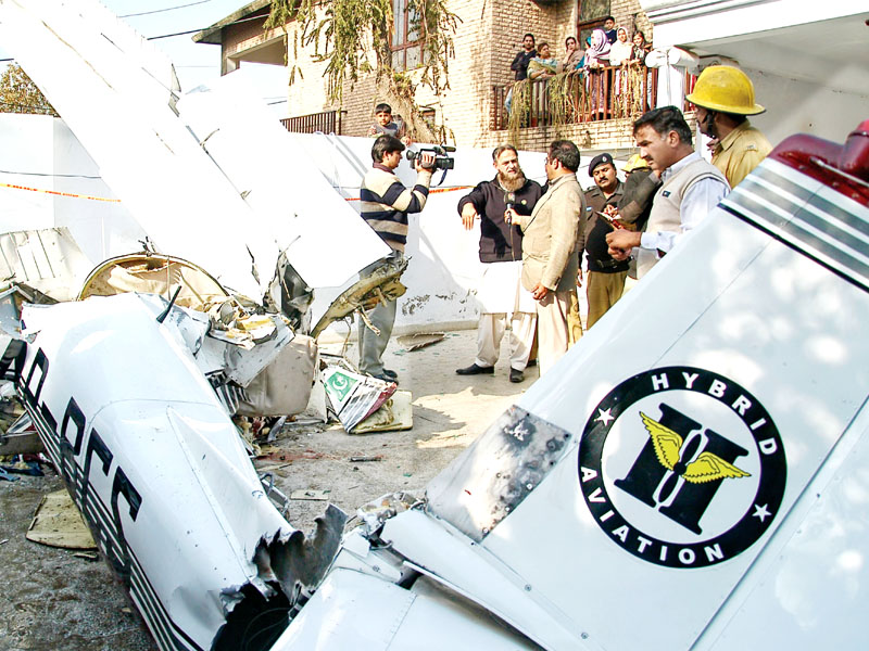 Aviation tragedy: Trainee pilot, instructor die in crash landing