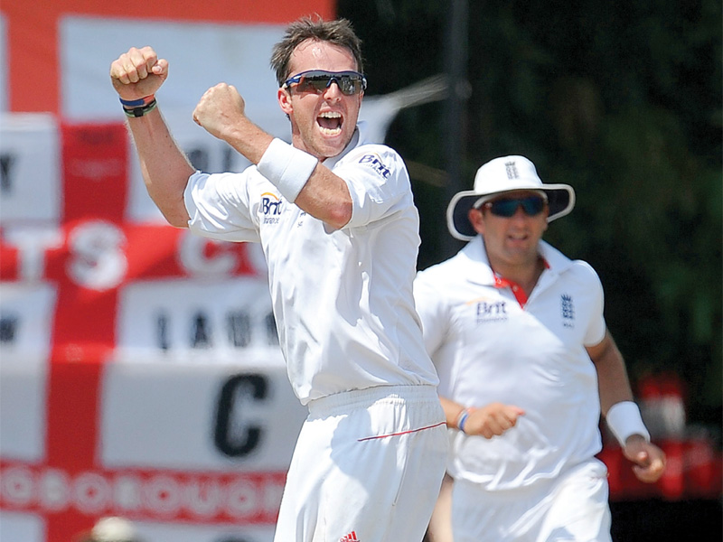 Swann floats England into contention
