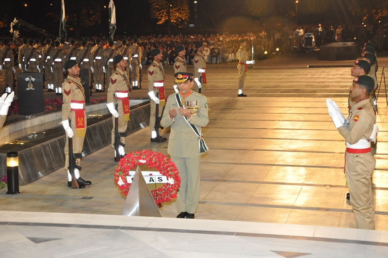 Youm-e-Shuhada: Despite sacrifices, Pakistan still at war, reminds Kayani