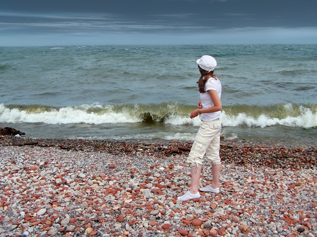 I drown days in the sea