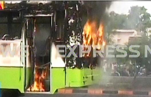 Accident: Youth crushed to death by bus in Lahore