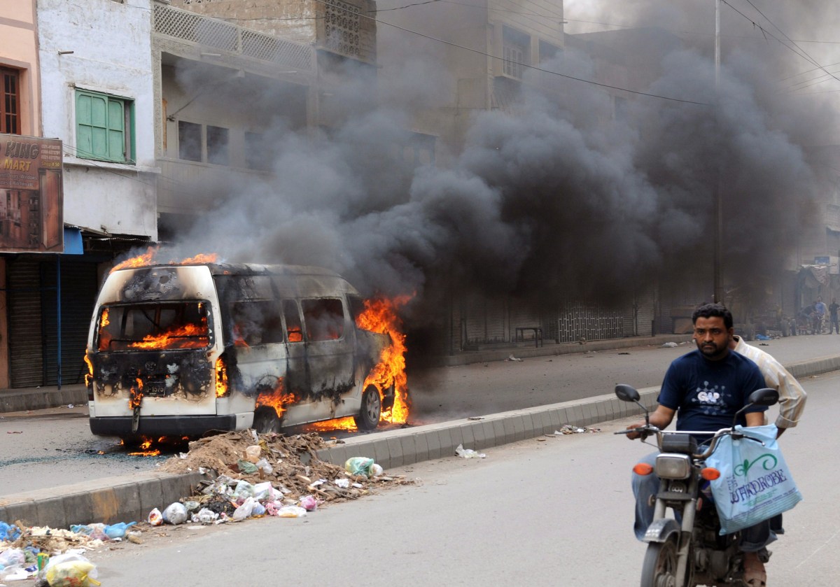 Gas leak: 12 burned in van accident