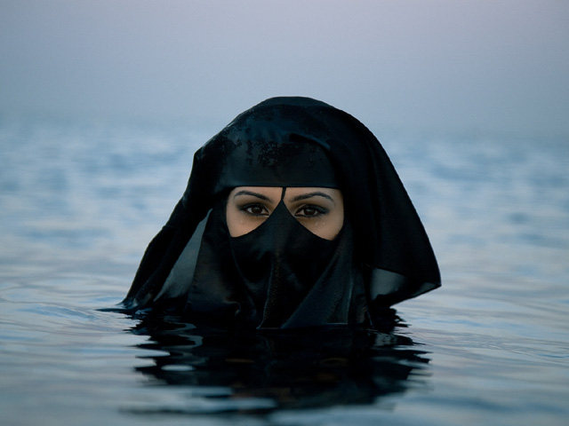 The veil as an accentuation of beauty