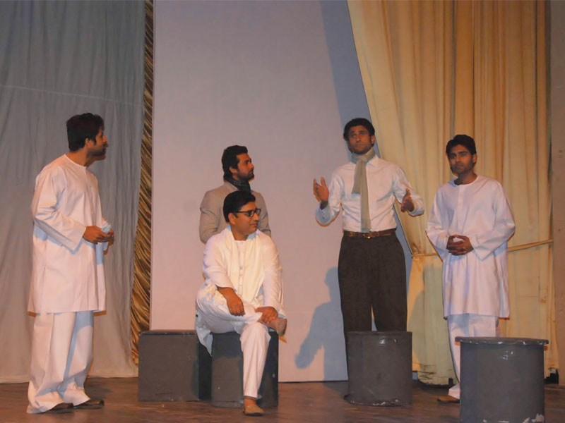 Ajoka Theatre brings ‘Kaun Hai Ye Gustakh’ to Nishter Hall, Peshawar. PHOTO: GAFFAR BAIG/EXPRESS