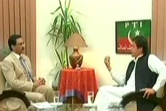Screenshot of Imran Khan in interview with Javed Chaudhry on Express News.