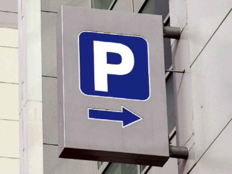 RCB to charge parking fee on seven main roads