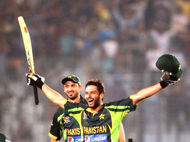 Reliving history, uniting a nation: Miandad’s “chakka” and Afridi immortalised