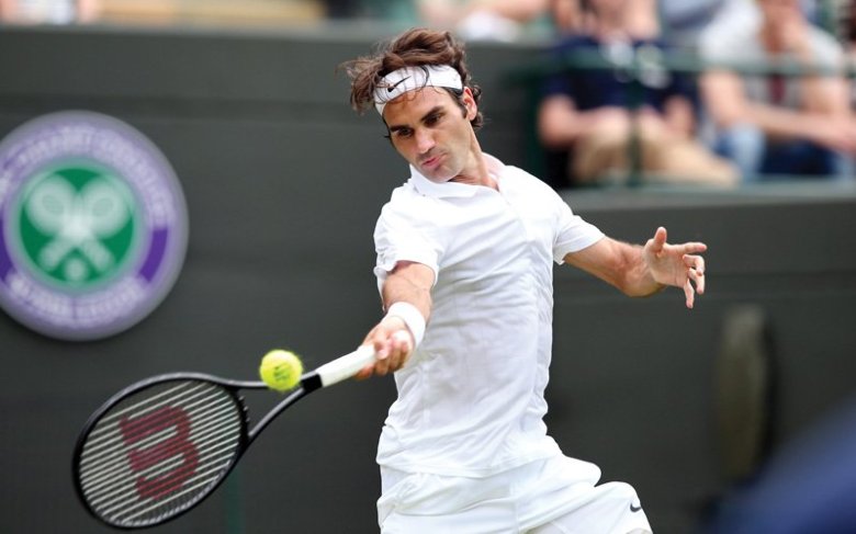 Wimbledon: Cautious Federer records easy first-round win