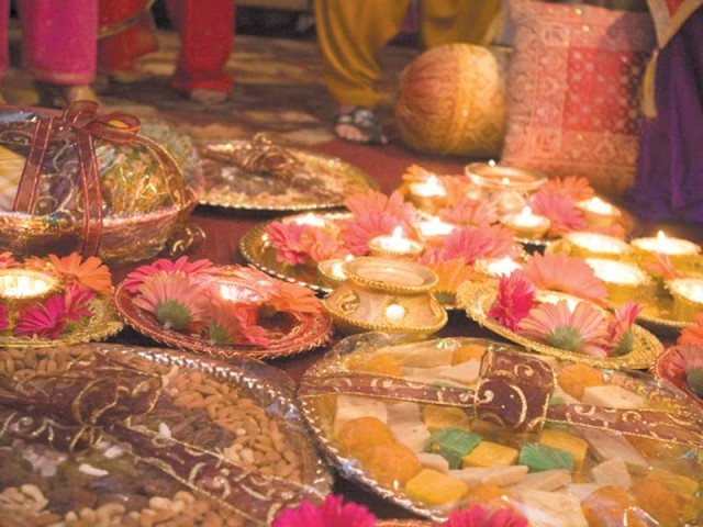 7 kinds of people you run into at Pakistani weddings