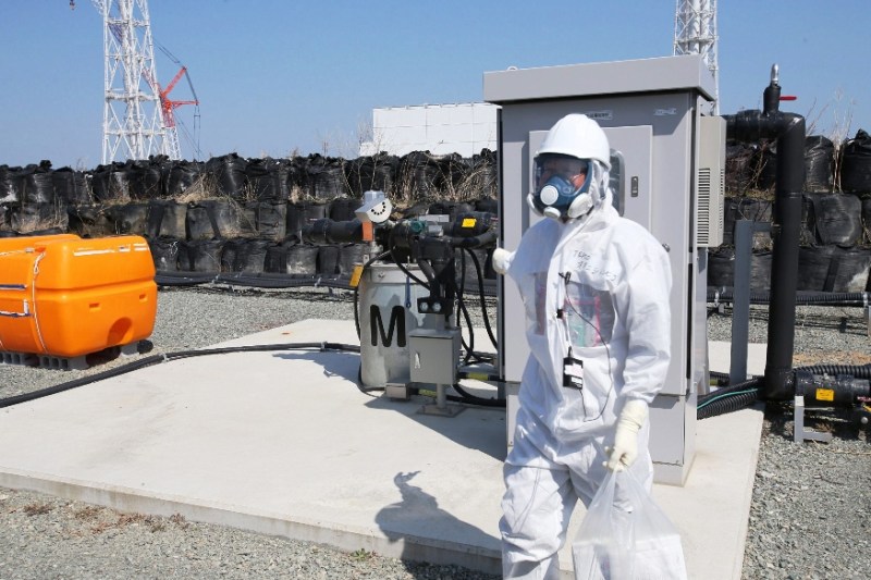 Fukushima workers to sue TEPCO for danger pay