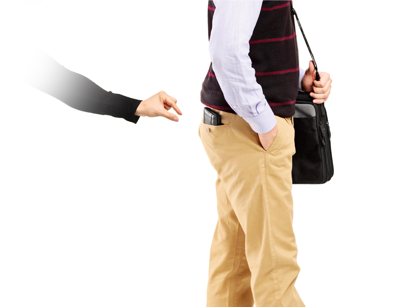 Peak pandemic pickpocketing: Sneezing on victims