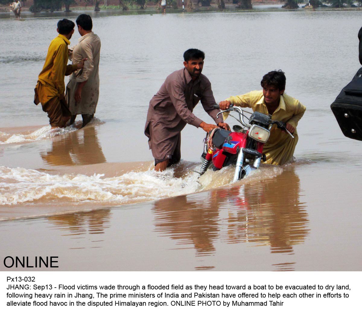 300,000 evacuated from flood-hit areas: Shahbaz