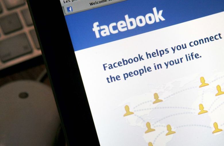 Facebook preparing new website for office use: FT