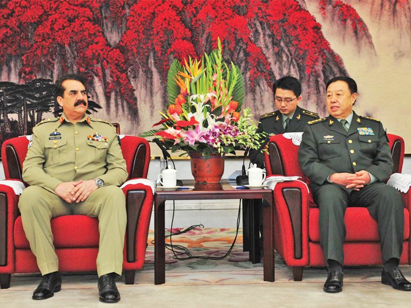 Army chief General Raheel Sharif meets with vice chief of Chinese military. PHOTO: NNI