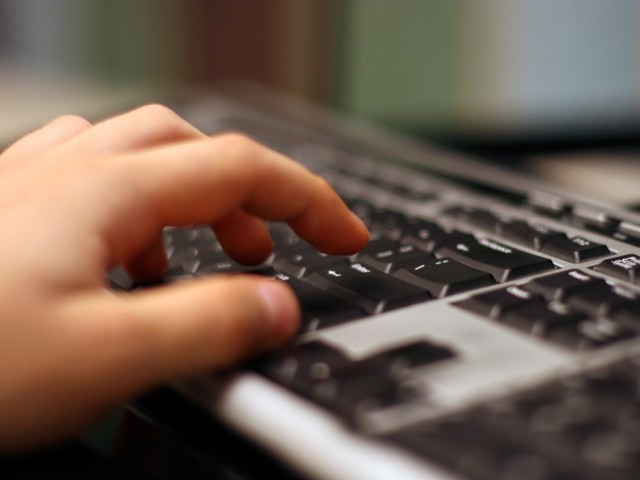 Computers provided to municipal education institutes