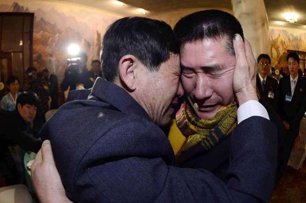 Reunited: South Korean Park Yang-gon and his North Korean brother Park Yang-su PHOTO: REUTERS