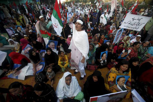 A supporter of Pakistan's political party Muttahida Qaumi Movement (MQM) chants slogans to show solidarity with martyrs and missing party workers during a rally in Karachi, Pakistan, September 13, 2015. PHOTO: REUTERS