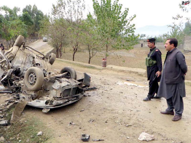 A view of the vehicle destroyed in an IED attack in Gulu Shah, Salarzai tehsil. PHOTO: INP