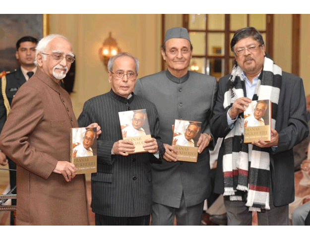 PHOTO: twitter/ @RashtrapatiBhvn
