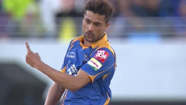 2016 PSL: Karachi beat Lahore by seven wickets