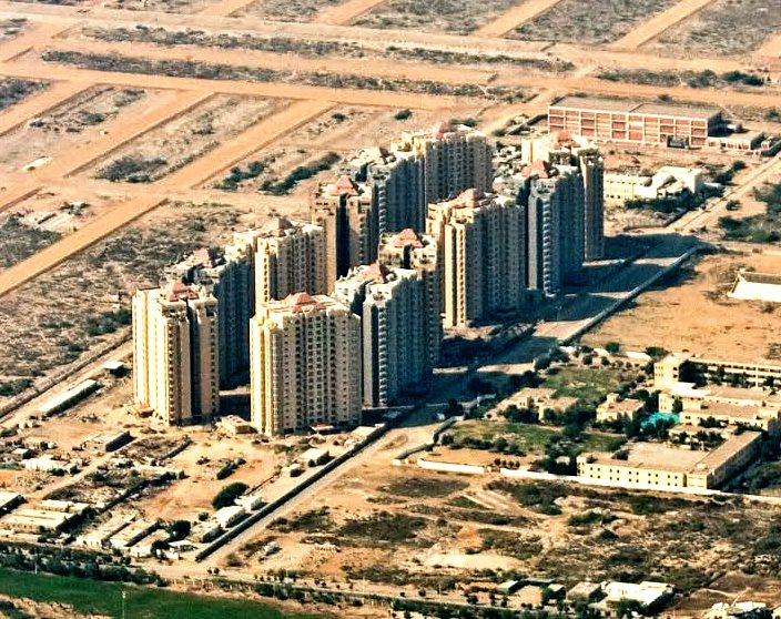 Why is Karachi’s DHA Phase VIII being gated against its own denizens?