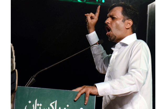 Mustafa Kamal addressing to supporters during public gathering held at Bagh-e-Jinnah in Karachi. PHOTO: PPI